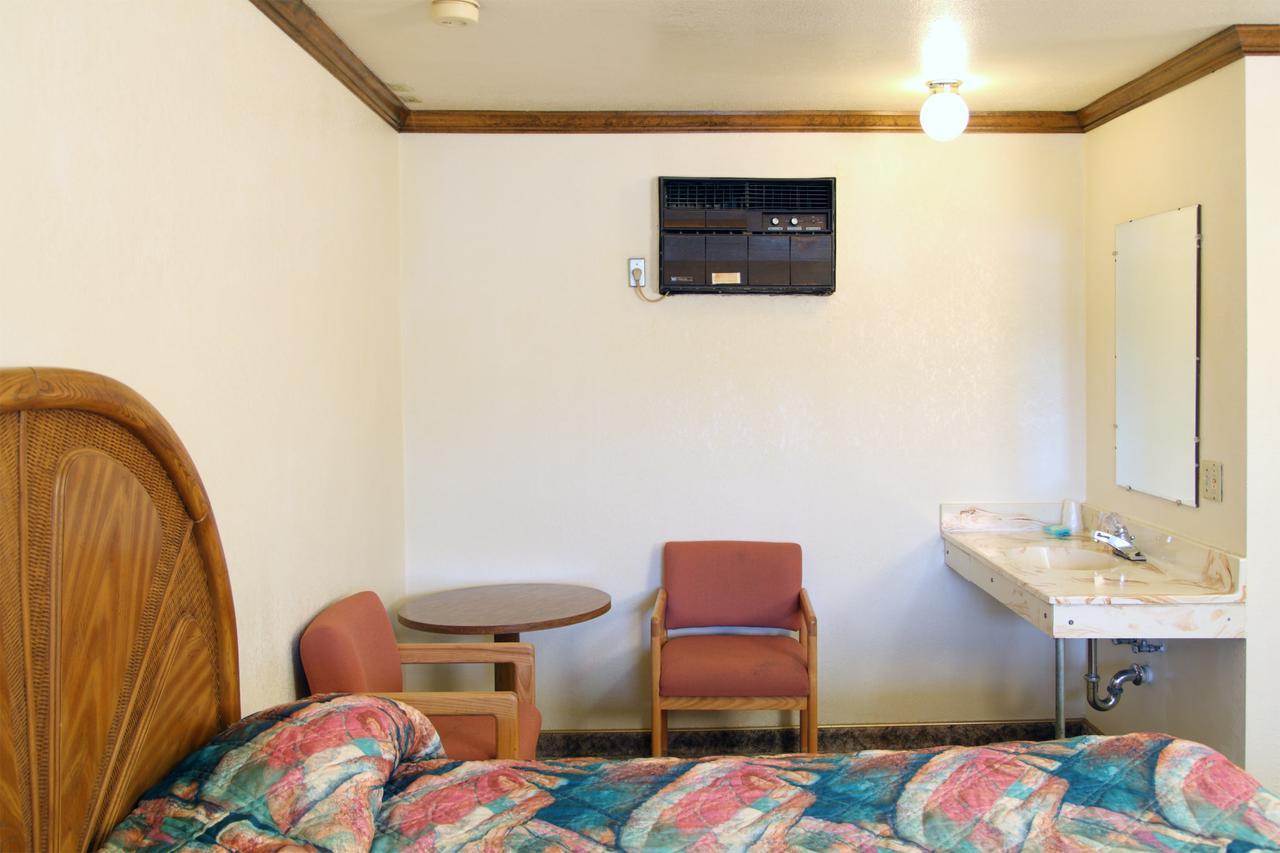 Country Inn Motel Dove Creek Dış mekan fotoğraf